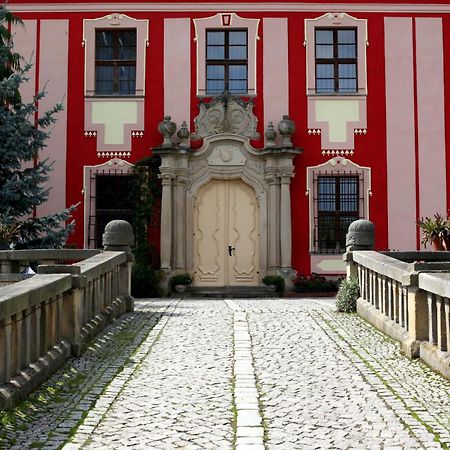 Boutique Palac Warmatowice Sienkiewiczowskie Легница Экстерьер фото