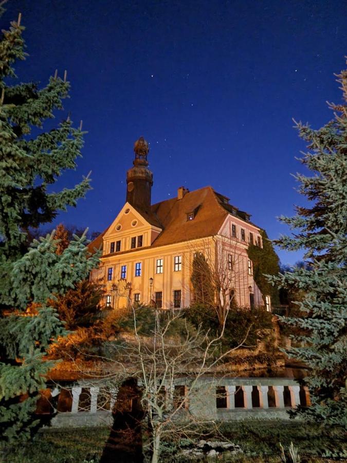 Boutique Palac Warmatowice Sienkiewiczowskie Легница Экстерьер фото