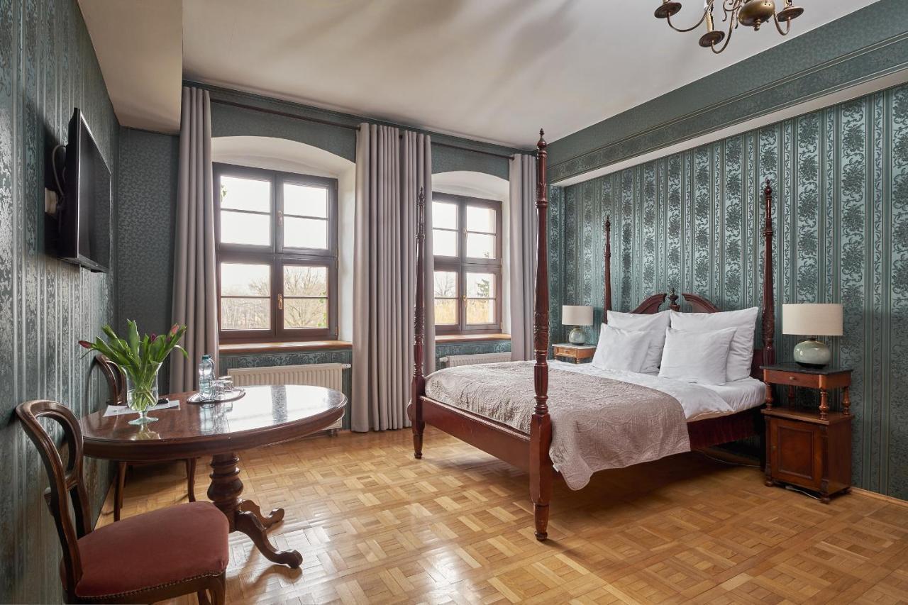 Boutique Palac Warmatowice Sienkiewiczowskie Легница Экстерьер фото