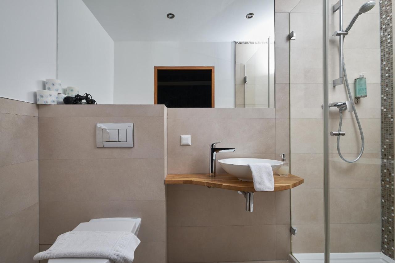 Boutique Palac Warmatowice Sienkiewiczowskie Легница Экстерьер фото