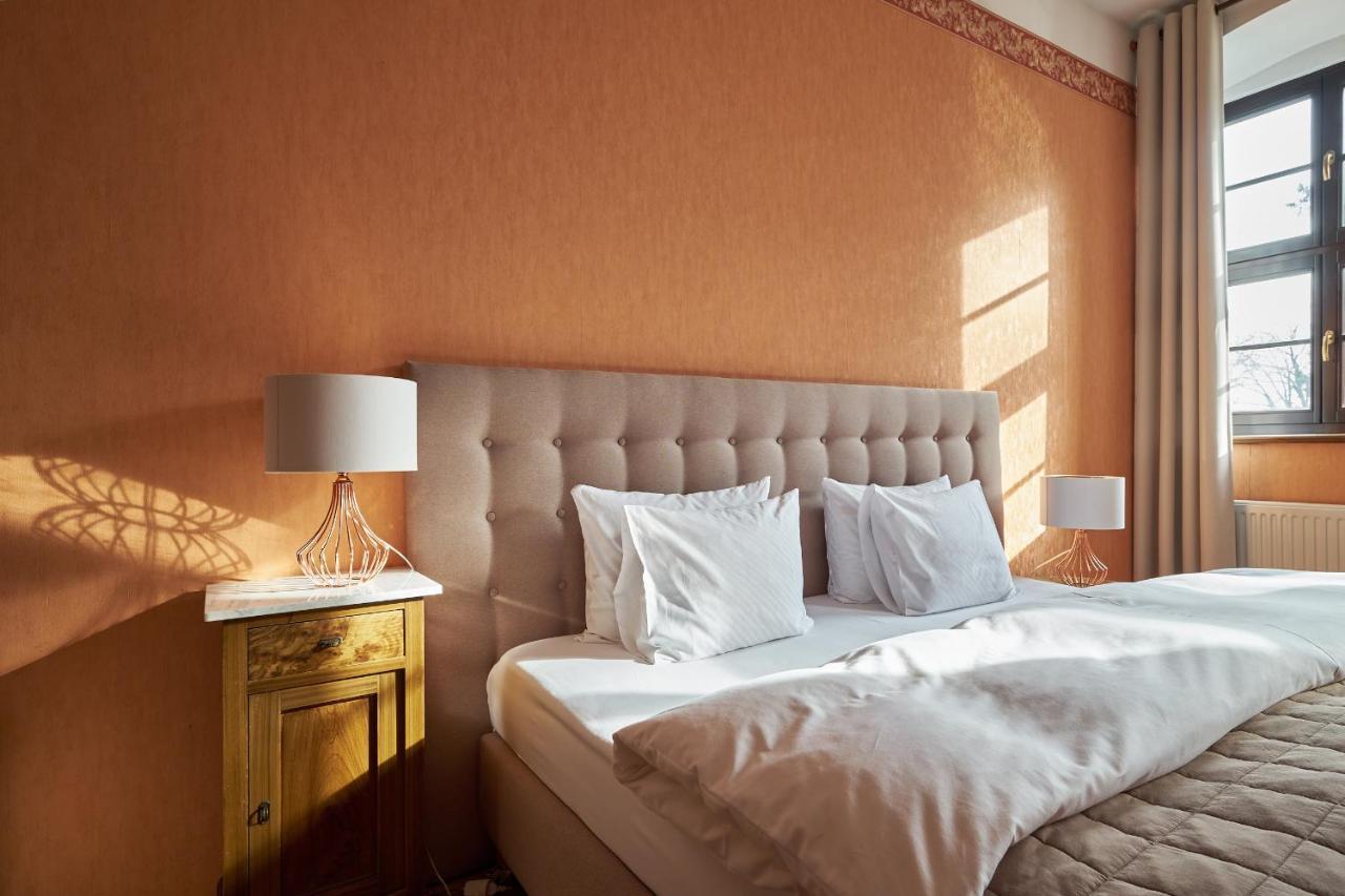 Boutique Palac Warmatowice Sienkiewiczowskie Легница Экстерьер фото