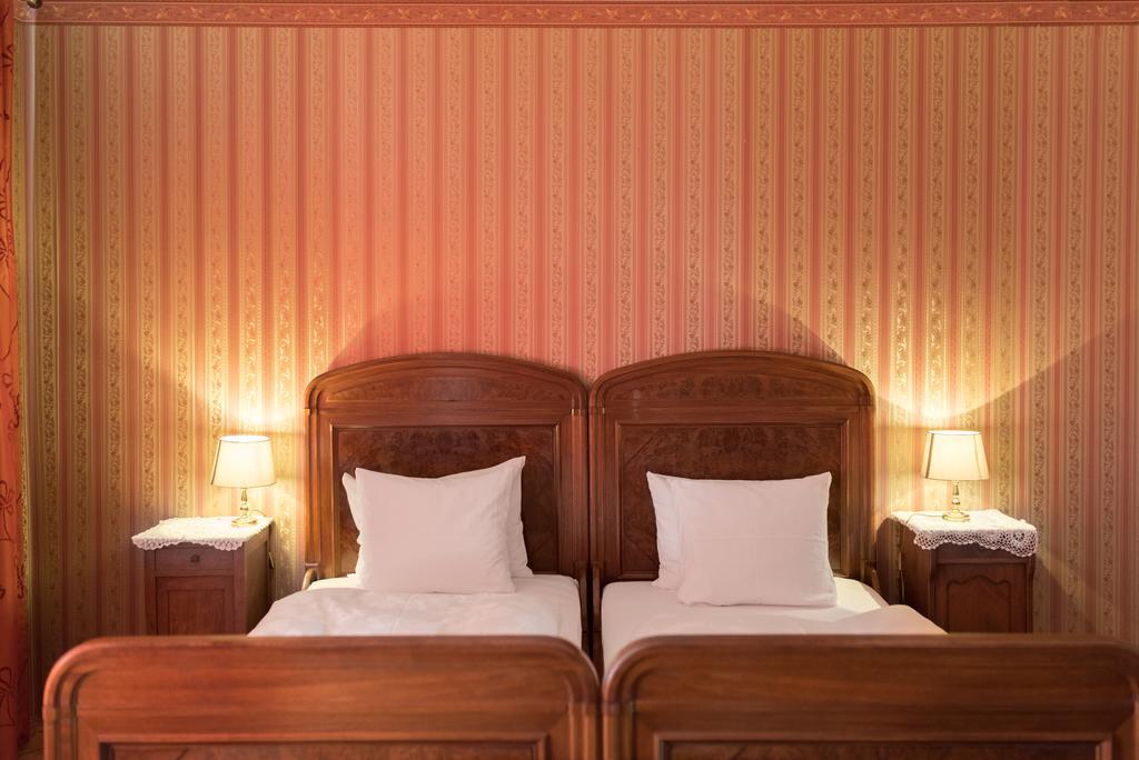Boutique Palac Warmatowice Sienkiewiczowskie Легница Экстерьер фото