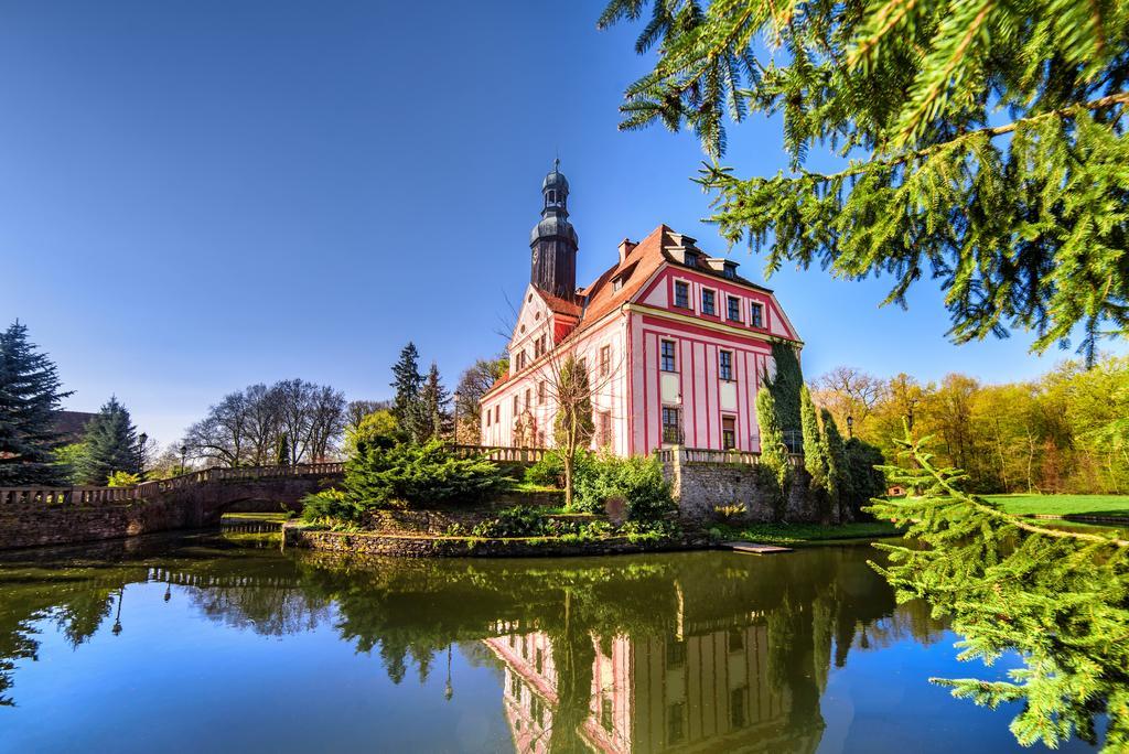 Boutique Palac Warmatowice Sienkiewiczowskie Легница Экстерьер фото